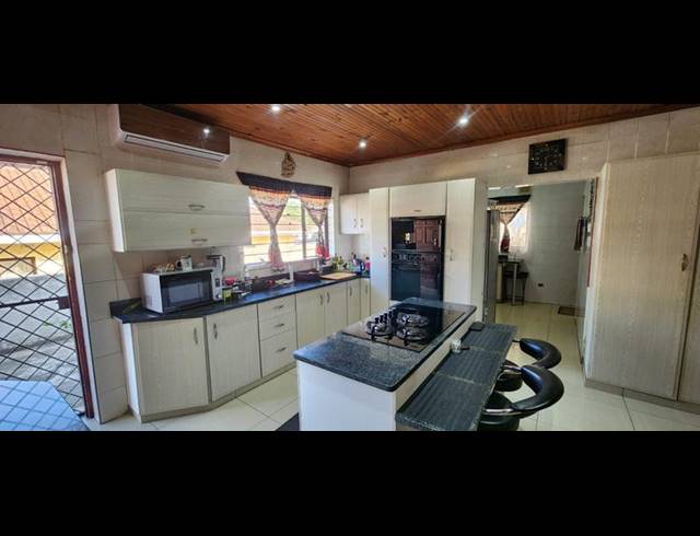 6 BEDROOM HOUSE FOR SALE IN CRAIGIEBURN